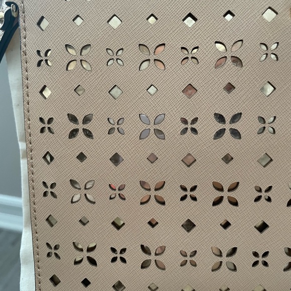 Michael Kors laser cutout wristlet - Picture 2 of 2